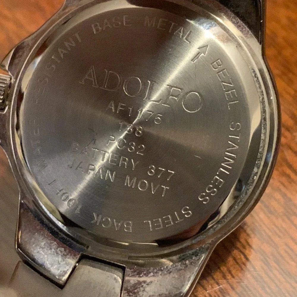 N/A vintage adolfo